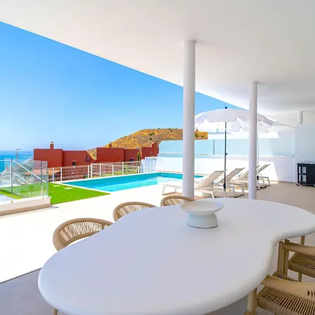 Bayview Hills Premium Pool דירה *
