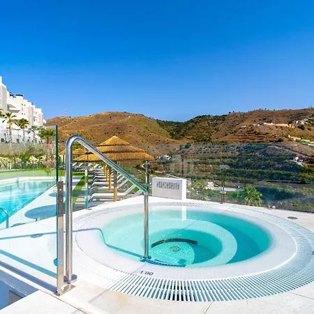 Bayview Hills Premium Pool דירה