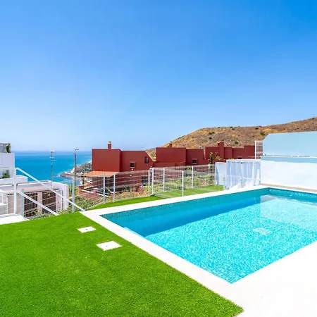 Bayview Hills Premium Pool *